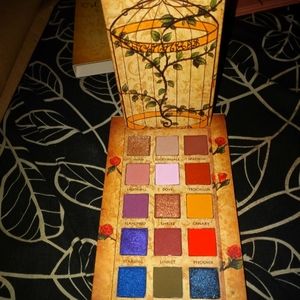 Cageling limited edition eyeshadow pallet